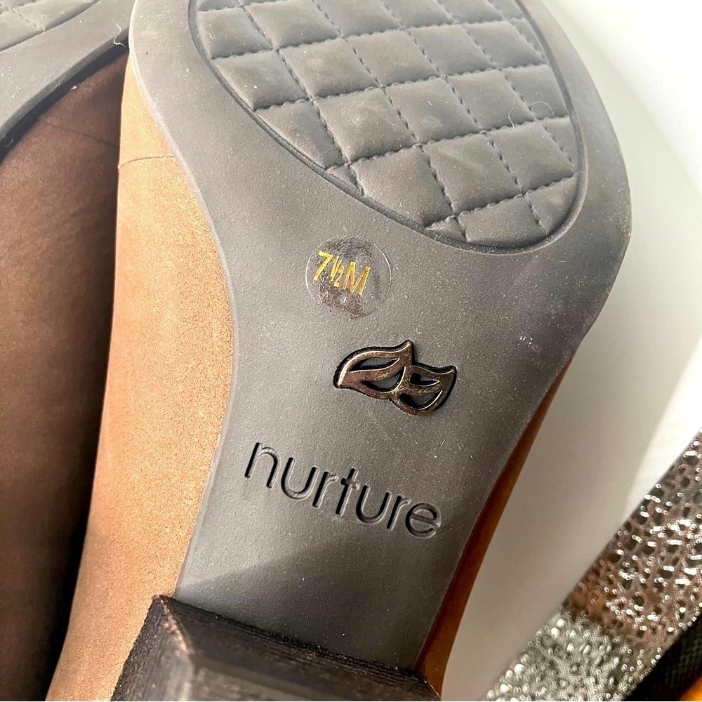 Nurture by Lamaze Akaia Brown Tan Camel suede scalloped ankle boots womens 7.5 - Picture 8 of 12